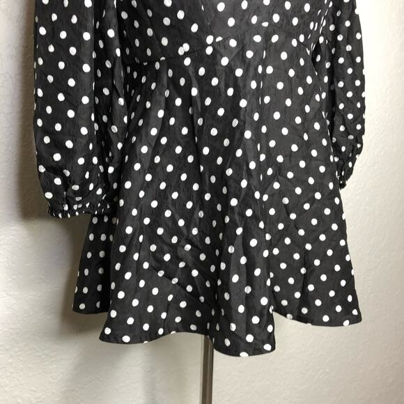 Kate Spade black white polka dot silk blend v neck top size 8 - Picture 3 of 14